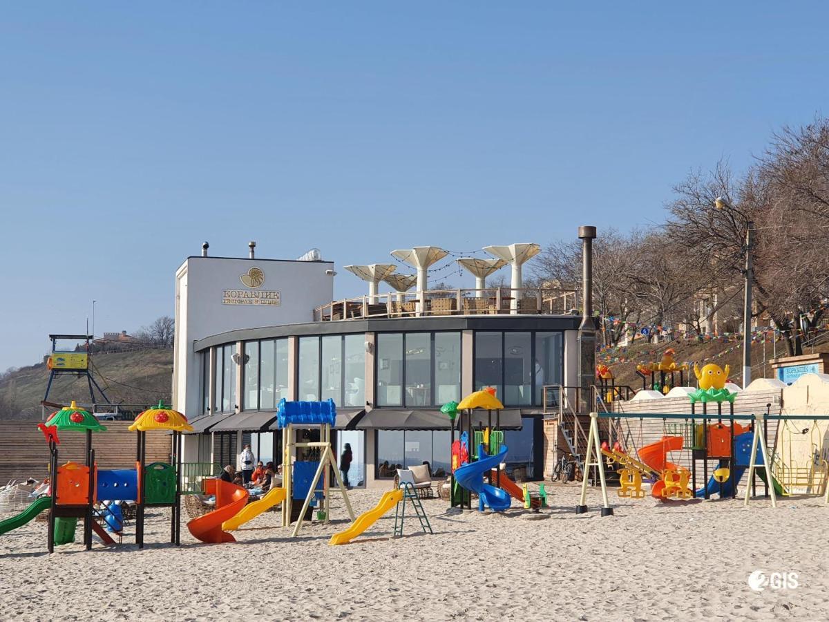 Апартаменты У Моря Magnit Первая Линия Odessa Luaran gambar